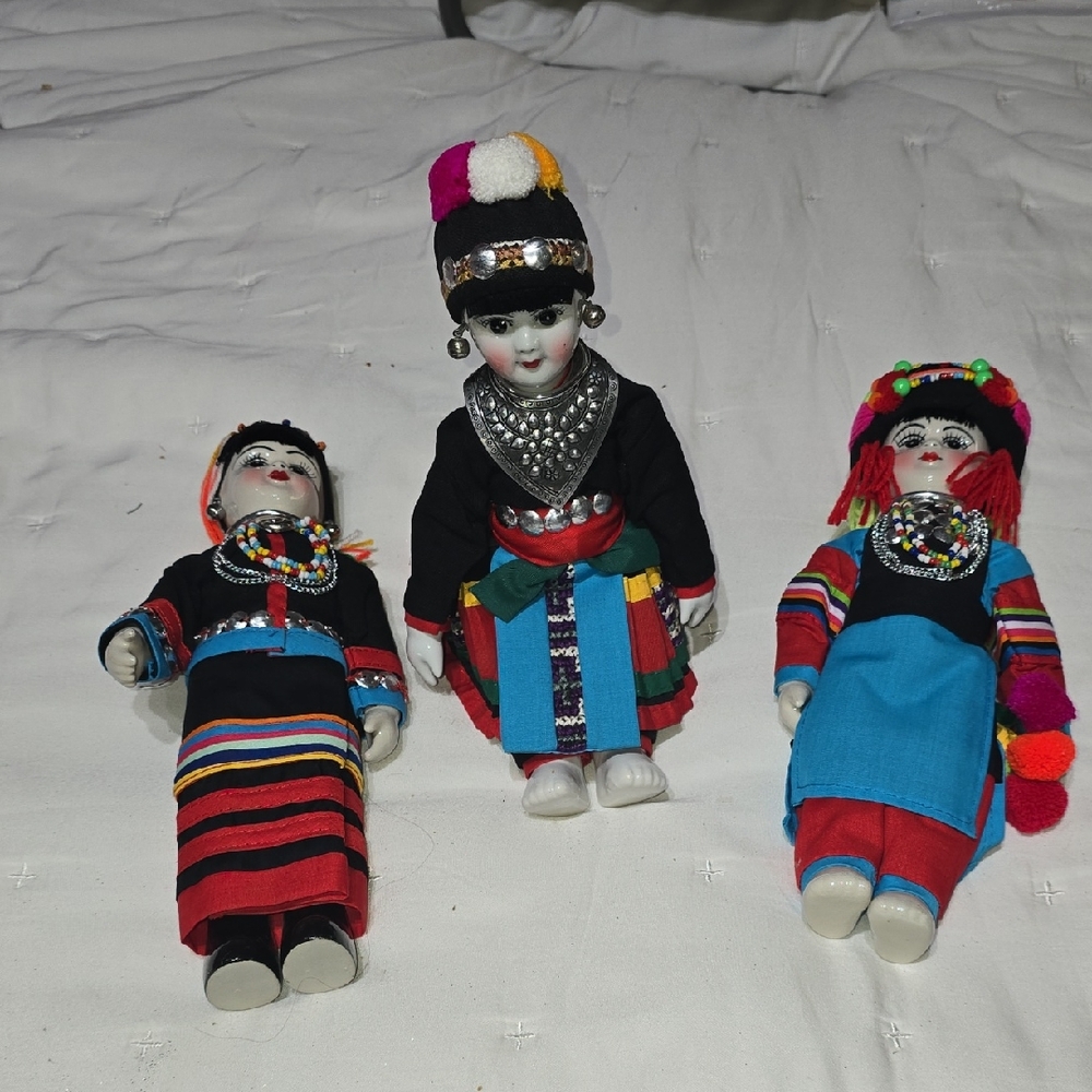 Cultural Heritage Doll Set with Colorful Attire